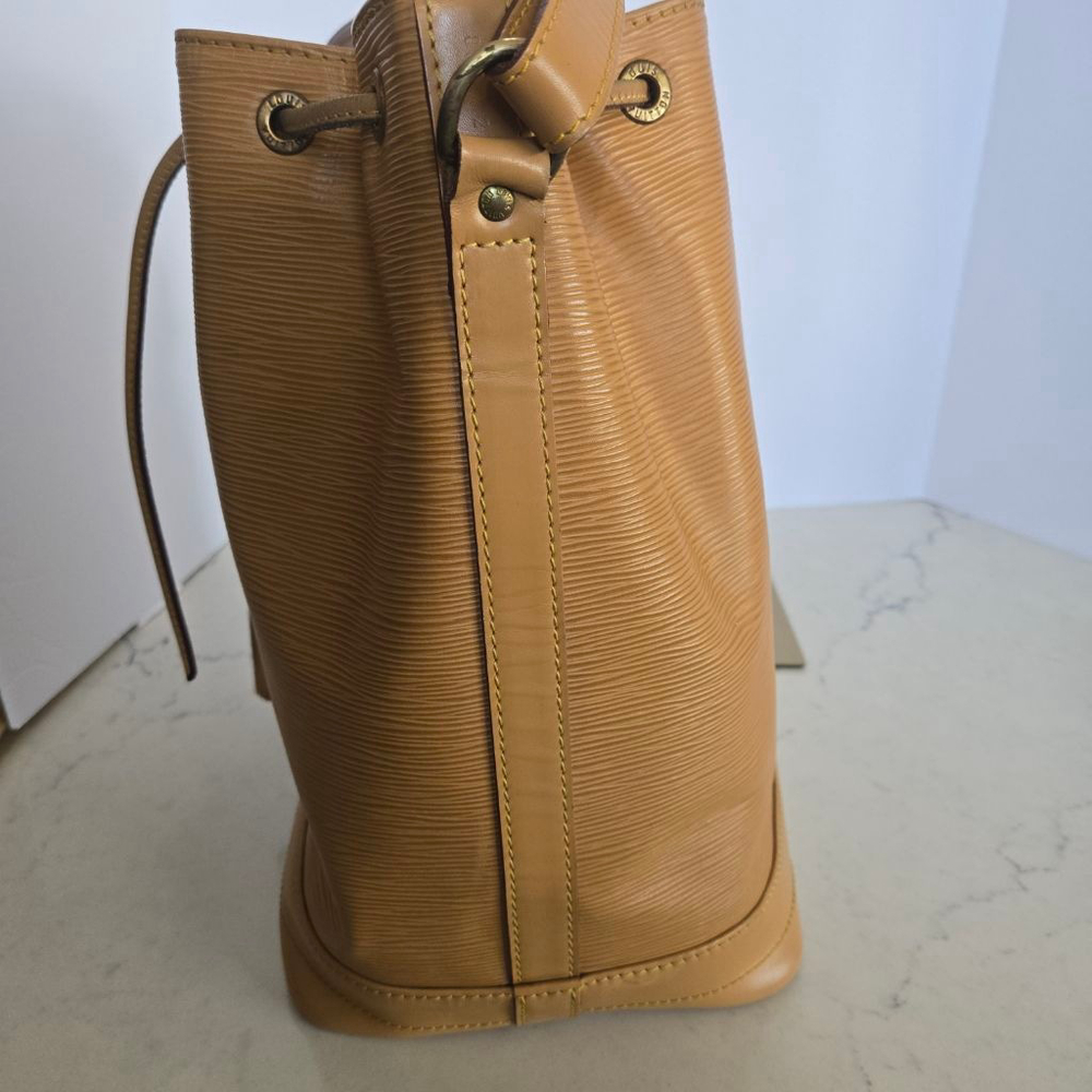 Women's Louis Vuitton Sable Tan Epi Leather Noe Shoulder Bag w/ COA & Dustbag - Picture 14 of 16